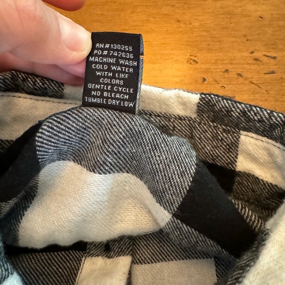 Men's SOUTHOUSE Black & White Flannel Long Sleeve Button Down Size Small - Picture 4 of 10